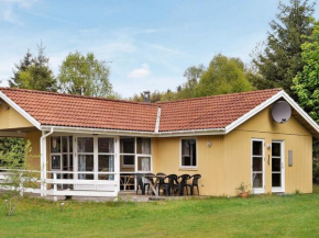 Отель Three-Bedroom Holiday home in Silkeborg 7  Engesvang